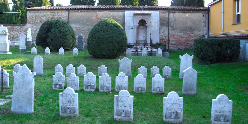 Jewish cemetery at Certosa di Bologna