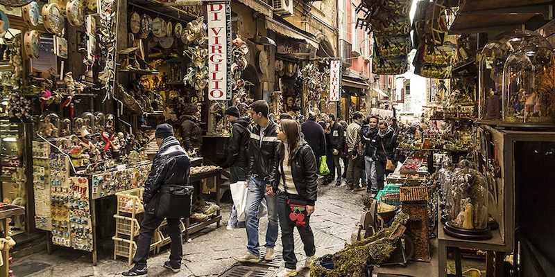 Principales calles comerciales en Nápoles