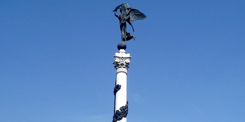 Monument to Winged Victory