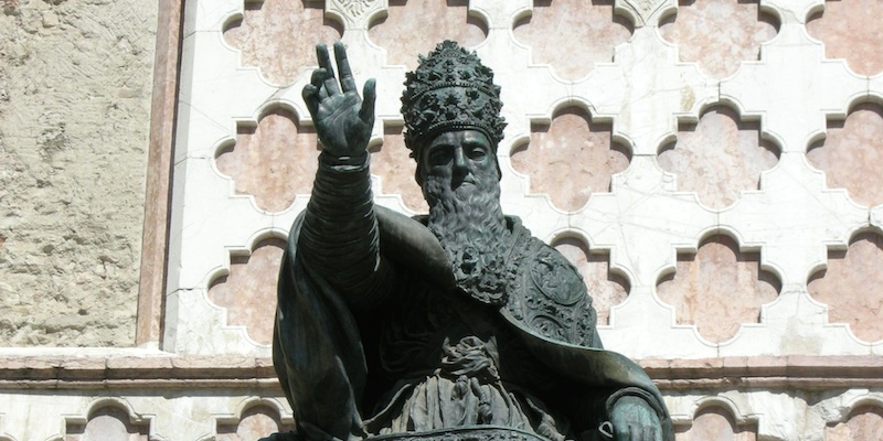 Statue of Julius III