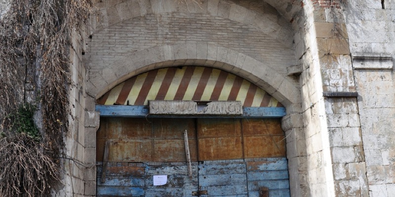 Walls and Doors of Parlascio