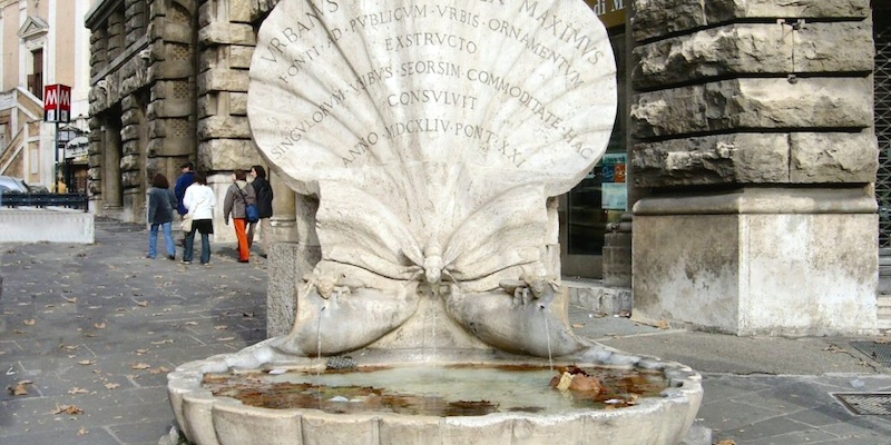 Bee Fountain