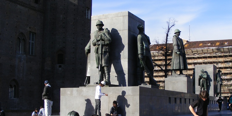 Monumento a Emanuele Filiberto Duque de Aosta