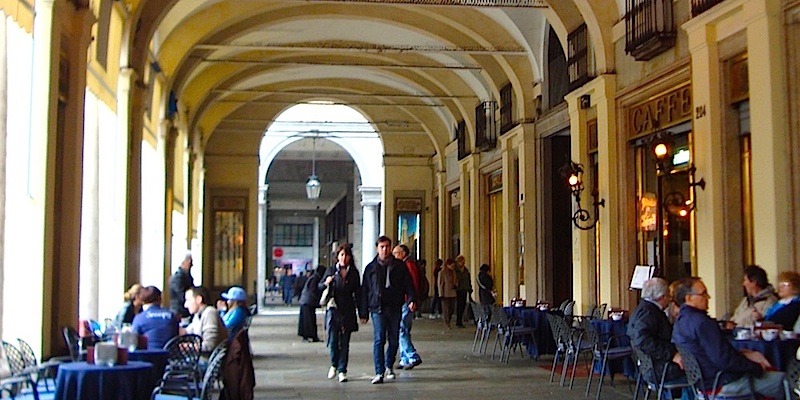Pórticos monumentales de Piazza Castello