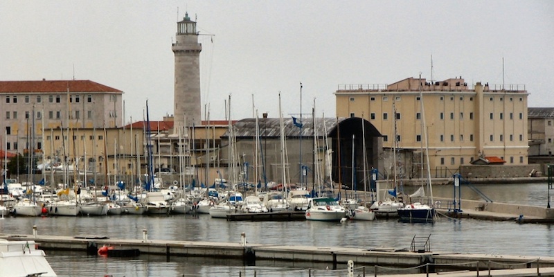 Trieste Lantern