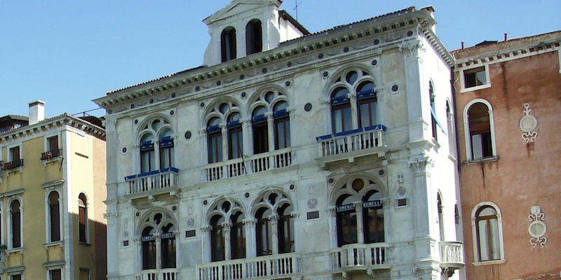 Palazzo Ecke Spinelli