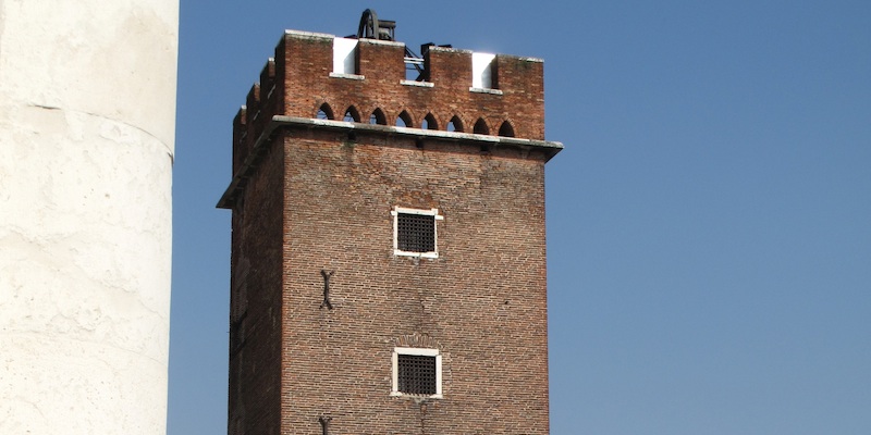 Башня Гироне